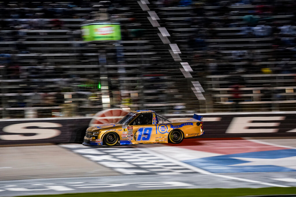 #19: Daniel Hemric, McAnally Hilgemann Racing, NAPA 100th Anniversary Chevrolet Silverado