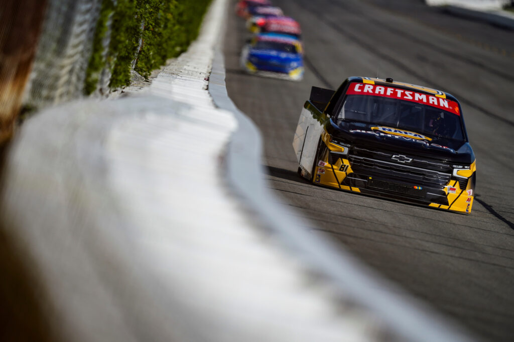 #81: Connor Mosack, McAnally Hilgemann Racing, NAPA Nightvision Chevrolet Silverado