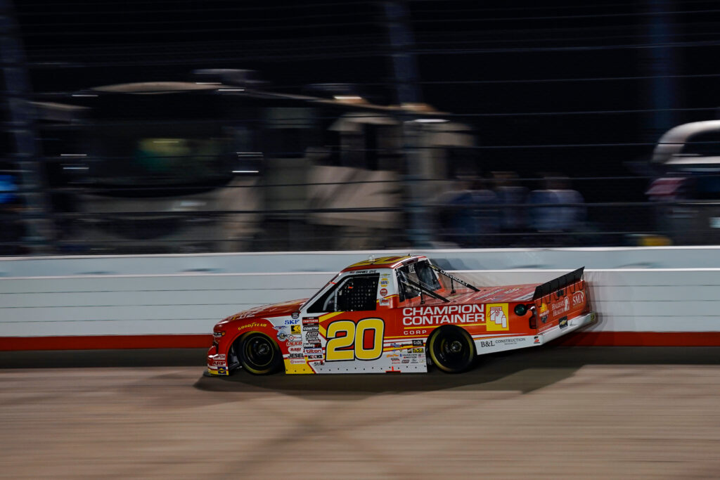 #20: Daniel Dye, McAnally Hilgemann Racing, Champion Container Chevrolet Silverado