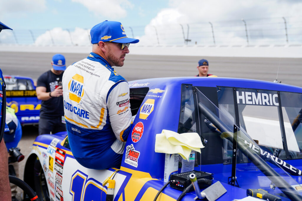 #19: Daniel Hemric, McAnally Hilgemann Racing, NAPA Auto Care Chevrolet Silverado