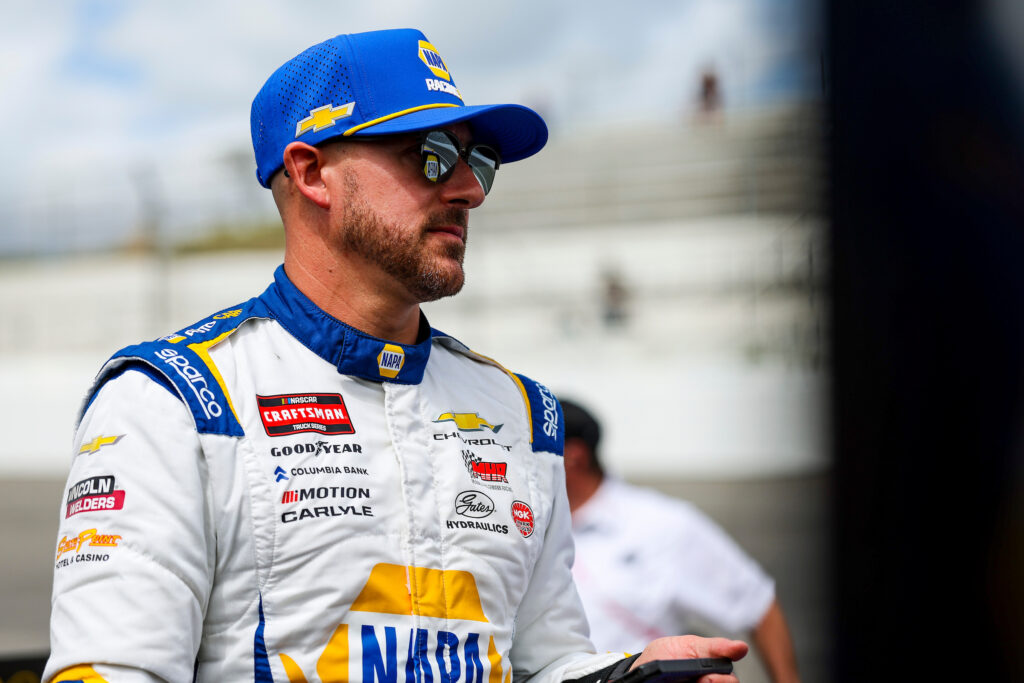 #19: Daniel Hemric, McAnally Hilgemann Racing, NAPA Auto Care Chevrolet Silverado