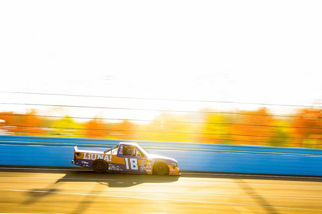 #18: Tyler Ankrum, McAnally Hilgemann Racing, LIUNA Chevrolet Silverado