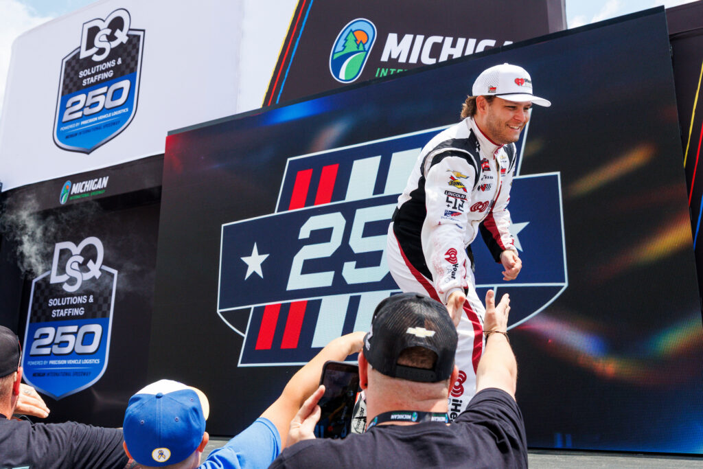 #81: Kris Wright, McAnally Hilgemann Racing, iHeartRadio Chevrolet Silverado