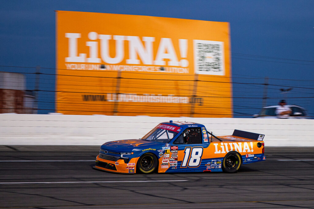 #18: Tyler Ankrum, McAnally Hilgemann Racing, LIUNA Chevrolet Silverado