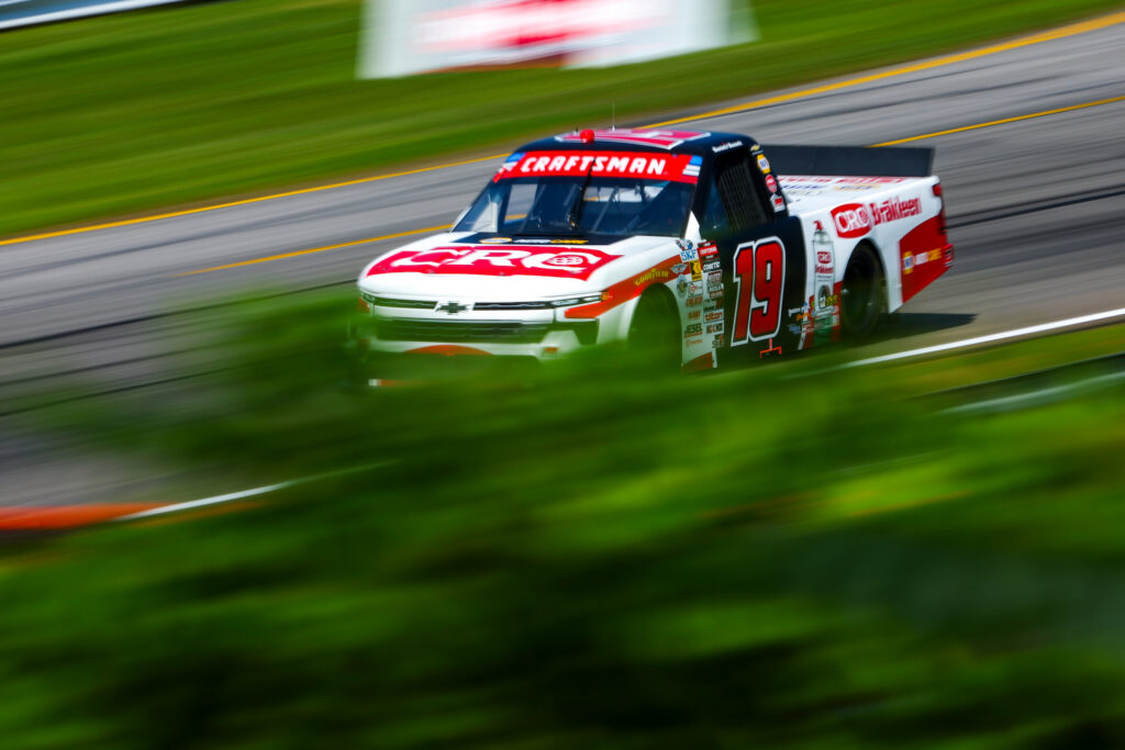 #19: Daniel Hemric, McAnally Hilgemann Racing, CRC Brakleen Chevrolet Silverado