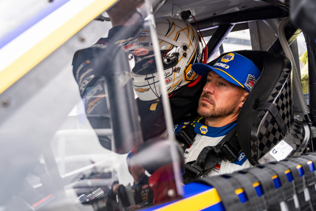 #19: Daniel Hemric, McAnally Hilgemann Racing, NAPA Auto Care Chevrolet Silverado