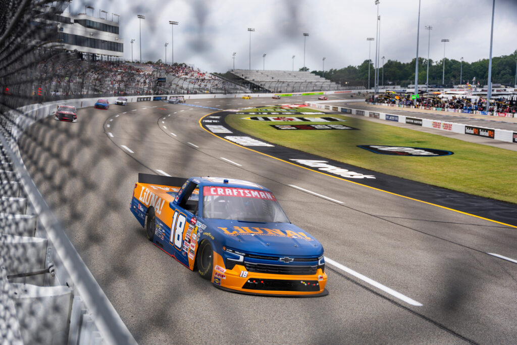 #18: Tyler Ankrum, McAnally Hilgemann Racing, LIUNA Chevrolet Silverado