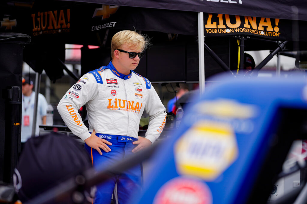 #18: Tyler Ankrum, McAnally Hilgemann Racing, LIUNA Chevrolet Silverado