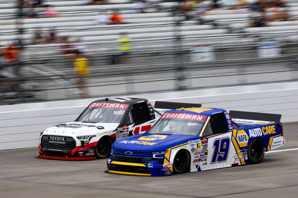 #19: Daniel Hemric, McAnally Hilgemann Racing, NAPA Auto Care Chevrolet Silverado